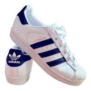 Adidas Superstar Sneakers Sz 4